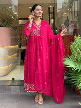 ANGRAKHA KURTI PENT DUPATTA SET